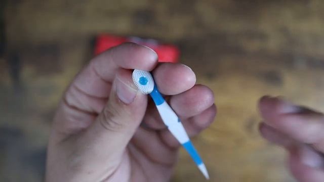 Colgate Max Fresh Wisp Disposable Mini Travel Toothbrushes