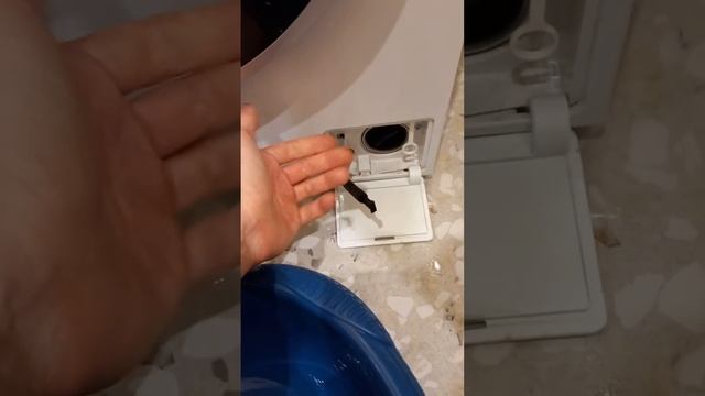 не сливает воду (ошибка Е1). ЧАСТЬ 1. Does not drain the water (error E1). PART 1 смотреть онлайн