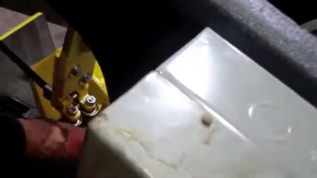 How to Change a Bandsaw Blade on the Dake Johnson J Saw смотреть онлайн