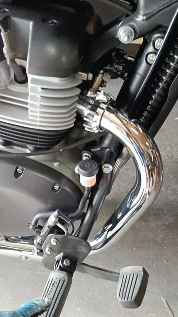 Royal Enfield 650 Super Meteor смотреть онлайн