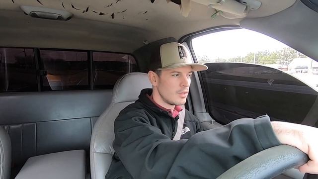 Larry gets stupid LOUD!!! смотреть онлайн