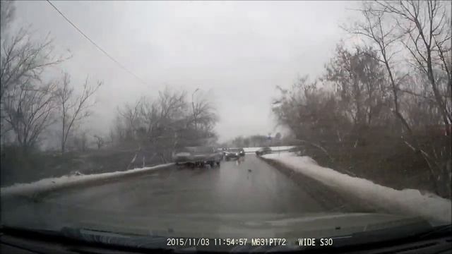 Фура снесла ограничитель высоты смотреть онлайн