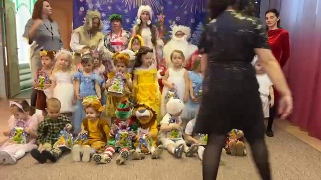 Новогодний утренник 24.12.2024 смотреть онлайн