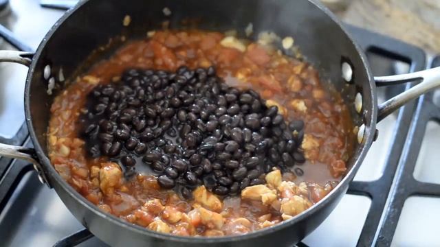 Healthy Chicken Chili Recipe - ChickenRecipeBox.com