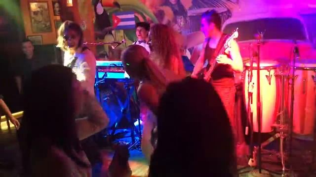La Bamba-Adrenalina & Friendz. Cuba Libre SG смотреть онлайн