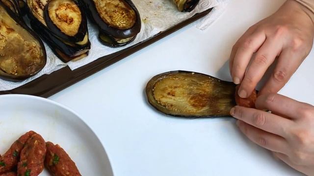 Tajine d'aubergines à la viande hachée смотреть онлайн