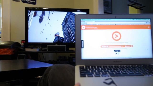 Videostream - One big orange button. HD streaming to your TV. смотреть онлайн