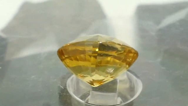 6.91 cts – Brilliant Diamond Yellow Zircon! смотреть онлайн