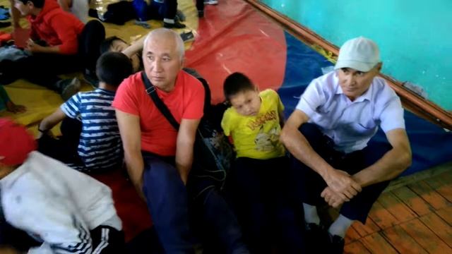Взвешивание на соревнования по вольной борьбе в честь открытия борцовского зала в с. Бекитай смотреть онлайн