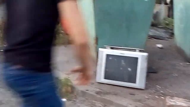 Телевизор VS Кирпич смотреть онлайн