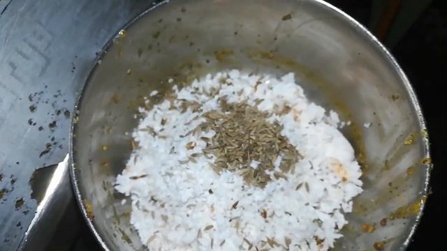 How to clean and cut and clean banana stem tamil || Vazhaithandu poricha koottu preparation смотреть онлайн