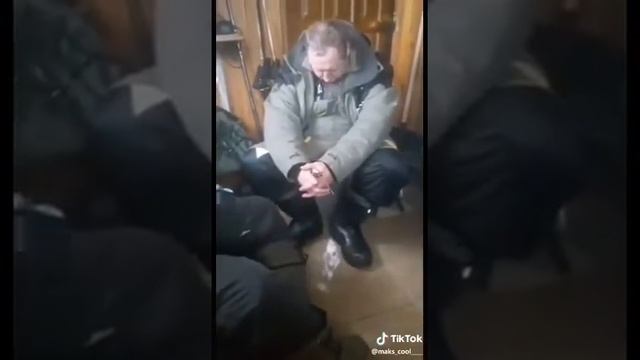 Андрюха на рыбалке😆 клюёт?😅 смотреть онлайн