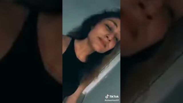 SILA ŞAHİN - GELSEYDİM смотреть онлайн