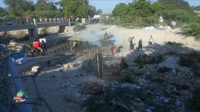 RD: MURO EN LA FRONTERA CON HAITI COMENZARA EN PEDERNALES , SE GASTARA RD$28 MILLONES. смотреть онлайн