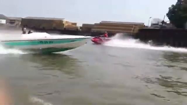 Piranha en phantom speedboot knalle over de ijssel смотреть онлайн