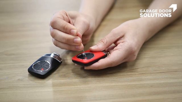 Using a pre-programmed remote control to program a second Dominator remote control смотреть онлайн