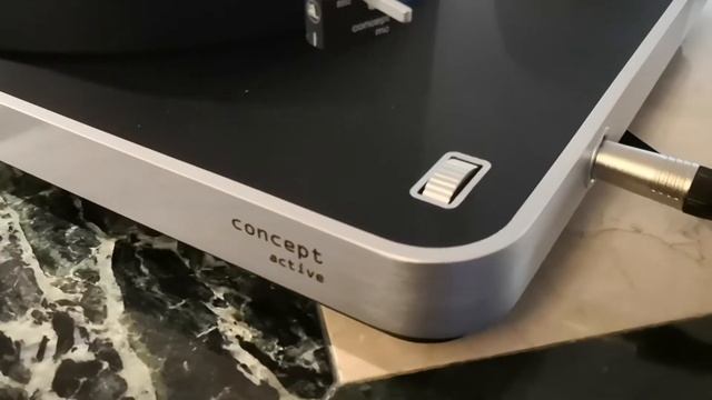 Clearaudio Concept Active Turntable With Headphone Amp