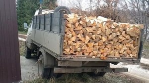 Дровишки везу счастливому клиенту. Моя работа на дровах