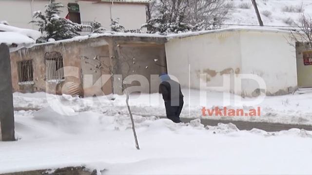 Dhjetra fshatra të bllokuar nga bora смотреть онлайн