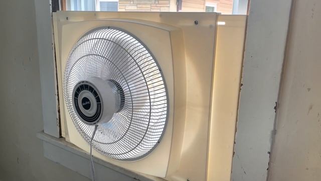 Air King 16” Reversible Window Fan 9155 смотреть онлайн