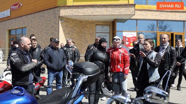 Девушки устроили пробег на байках в честь День мотоциклистки в Хабаровске смотреть онлайн