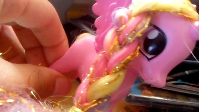 Клип золотыми рыбками быть не проста смотреть онлайн