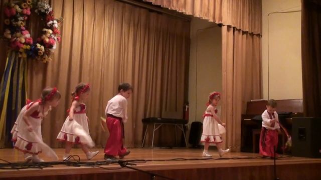 2013 Mothers Day: Платочки - Червона Калина - молодша група смотреть онлайн