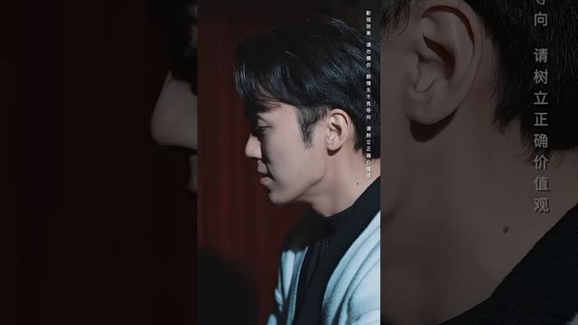 Cô tiếp cận anh với những động cơ thầm kín, anh biết điều đó nhưng vẫn sẵn sàng làm như vậy смотреть онлайн