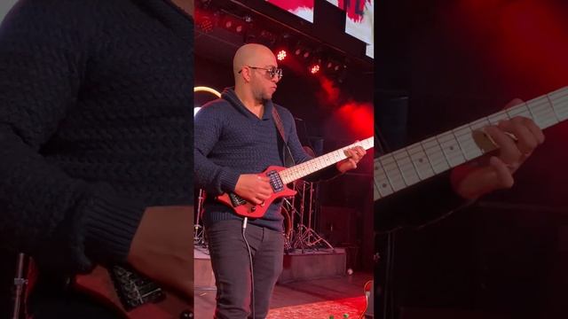 Ясмани Ангуло Сильва * Yasmani Angulo Silva Solo guitarra travel concierto смотреть онлайн