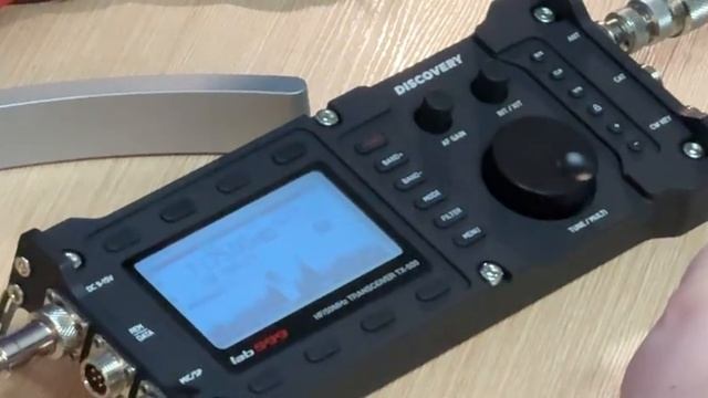 Клубный день, тестируем компактный КВ трансивер Lab599 Discovery TX-500. смотреть онлайн