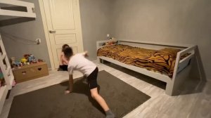 Эй ты посмотри на меня , Делай как я, делай как я