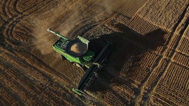 Xtreme testing - The new X9 Combine harvesting in New Zealand | John Deere смотреть онлайн