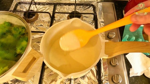 Узнайте, как приготовить вкусный сливочный суп из брокколи 🥦🍲 Идеальный вариант для уютного вечера! смотреть онлайн