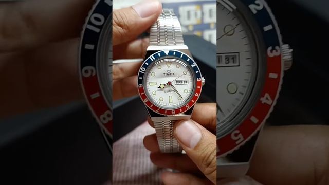 Timex Q Reissue TW2U61200 Pepsi Bezel смотреть онлайн