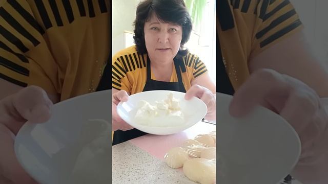 Пиріг з ватрушок😍 Смачна начинка з сиром та вишнями🍒 смотреть онлайн