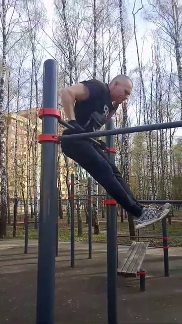 Личный рекорд 11 выходов на турнике, вес 100 кг смотреть онлайн