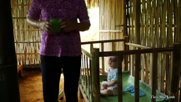 Building a Bathroom with Bamboo & Complete Kitchen with Clay - Life of a 18 Year Old Single Mother