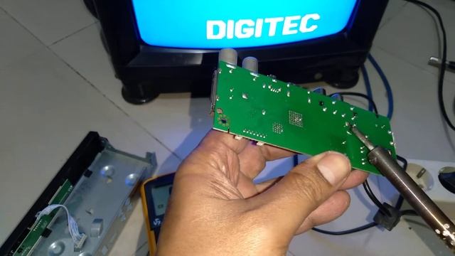 Memperbaiki Set Top Box Digital TV Receiver 