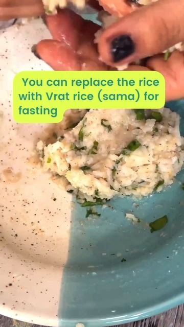 Crispy leftover Rice WAFFLE 🧇 #shorts #gosatvik #savoury #waffles смотреть онлайн