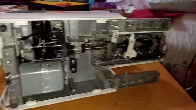 Singer E99670,como se destapa смотреть онлайн