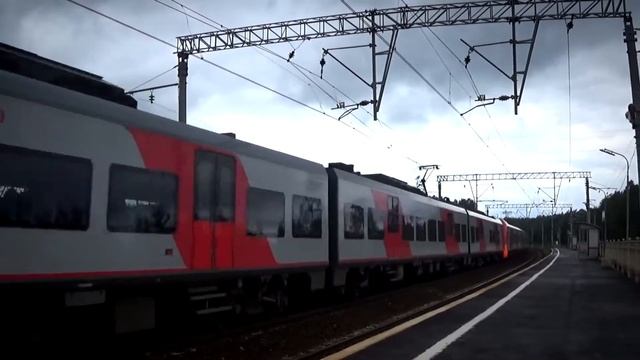 Электропоезда ЭС1-019/009 «Ласточка» Desiro RUS, платформа 29 км смотреть онлайн