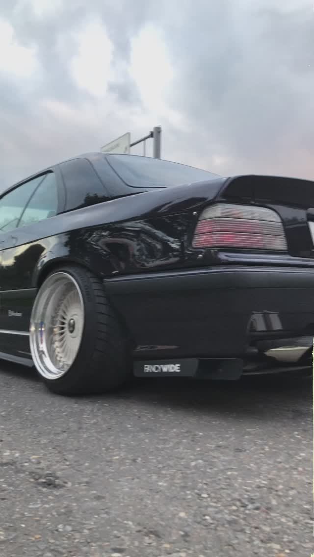BMW E36 Coupe STANCE
#bmwe36
#e36
#m3