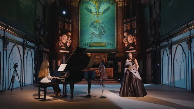 Elda Laro-Ana Naqe sings Unvergänglichkeit from E.W.Korngold's lieder op. 27 nr. 1 смотреть онлайн