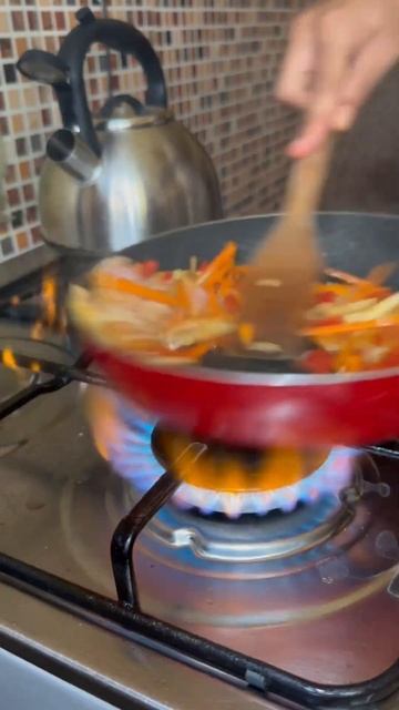 My wok poulet poivrons 🇲🇦 #food #worldwide #shorts #millionaire #tendance смотреть онлайн