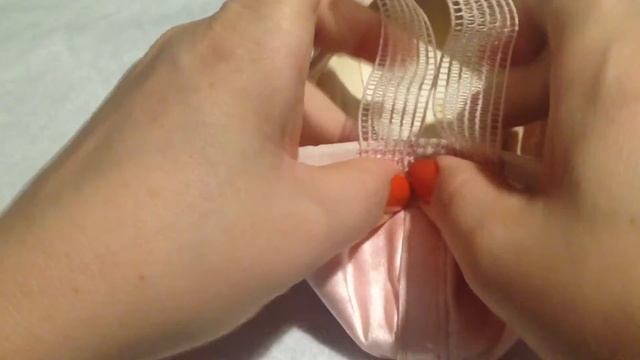 Como Costurar Fitas e Elásticos na Sapatilha De Ponta / Blog da Lari смотреть онлайн