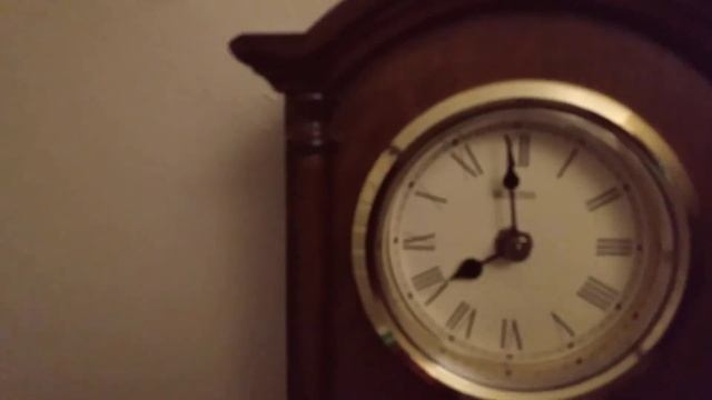 Bulova Dalton Table Clock (can also hang on wall) смотреть онлайн