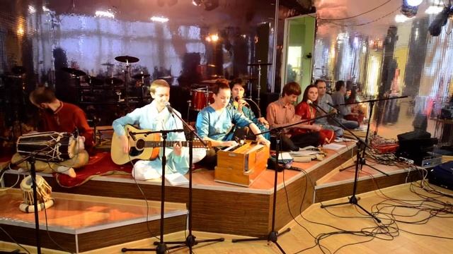 29.08.2015 Бхаджан "Кити варнави туджика стхути" смотреть онлайн