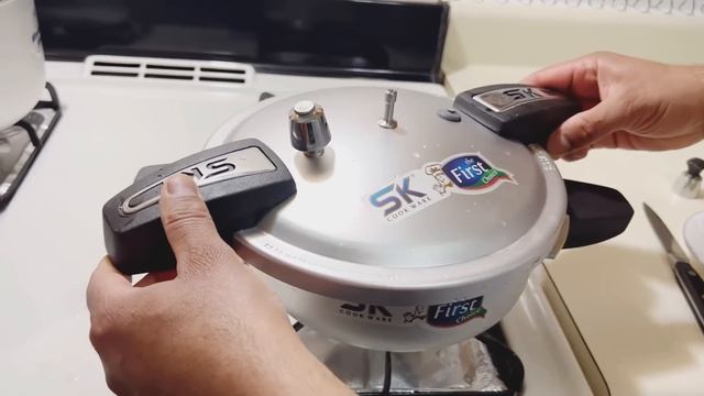 Lamb karahi in mini pressure cooker смотреть онлайн