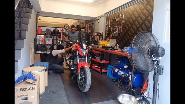 First Moto-Touring | Install side rack Honda CB500F 2017 смотреть онлайн