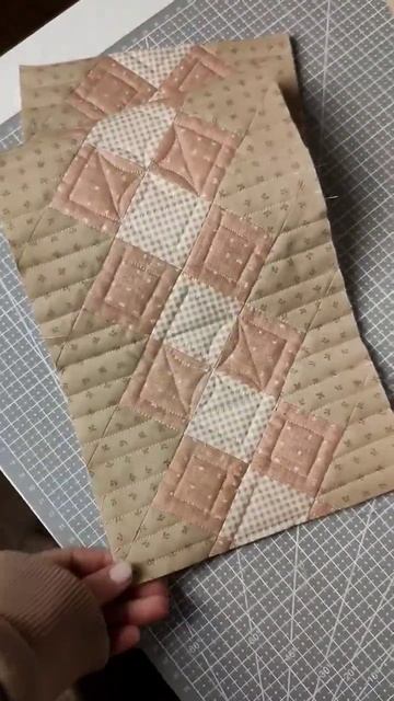 Лоскутная косметичка #shorts #рукоделие #patchwork #sewing #tutorial смотреть онлайн